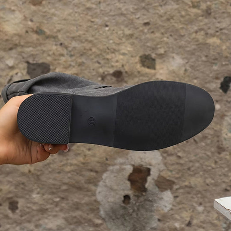 Belvia™ - Damstövletter i Vintagestil med Låg Klack och Spänndetalj